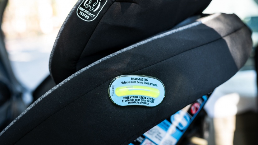 the 4ever has bubble-style level indicators that are easy to read...