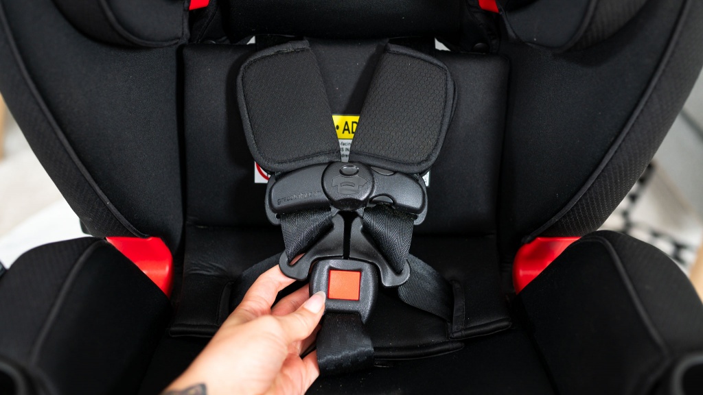 Graco Extend2Fit Convertible Car Seat Review - Car Seats For The Littles