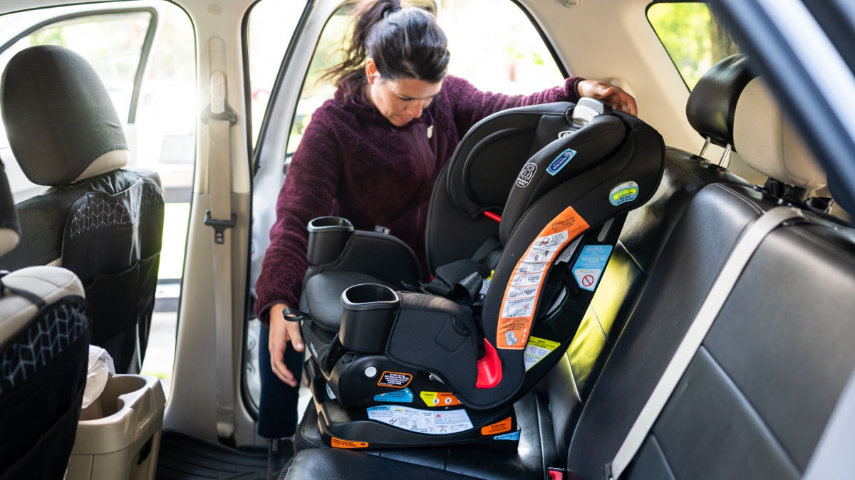 Graco SlimFit 3-in-1 Convertible Car Seat Installation & Review