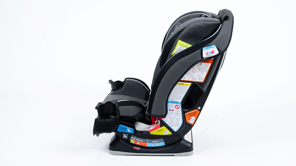 graco slimfit 3-in-1 convertible car seat review - the slimfit is lightweight for the group and relatively narrow but...