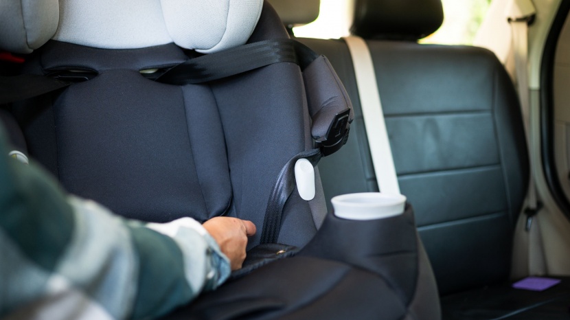 maxi-cosi pria all-in-one - the maxi-cosi has harness retention tabs on either side of the seat...