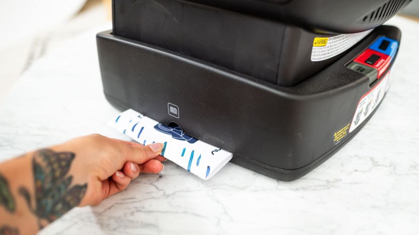 the rava manual slides under the base for storage.