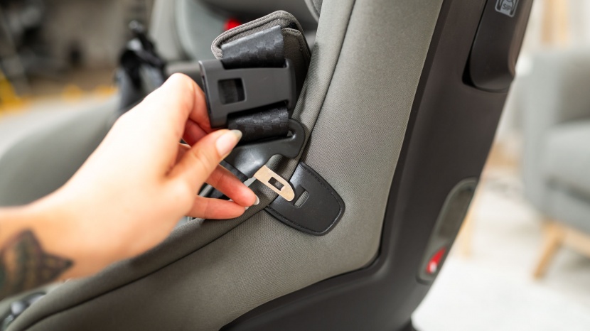 the rvav has side retention pockets for the harness prongs to...