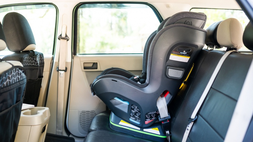 uppababy knox - the plastic shell on the knox is nice looking and offers a...