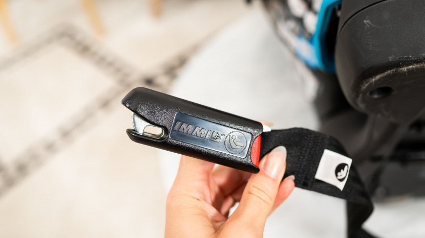 baby jogger city turn - the city turn has the push-style connectors we prefer for their ease...