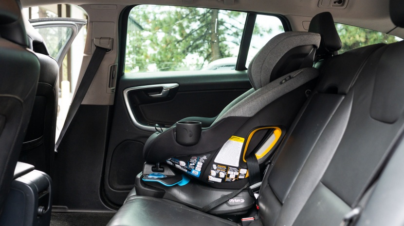 baby jogger city turn - installing the turn using latch is not a problem in either...