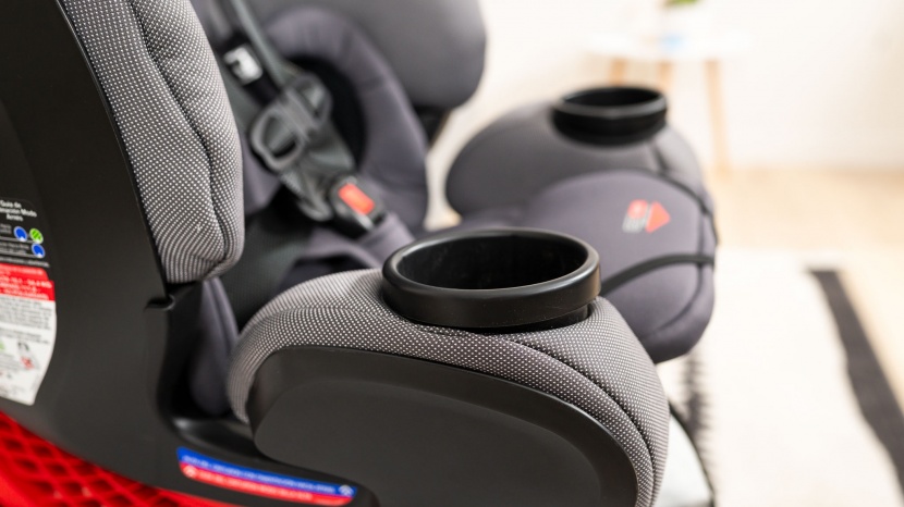 britax one4life clicktight - the one4life offers two integrated cup holders, but if you look...