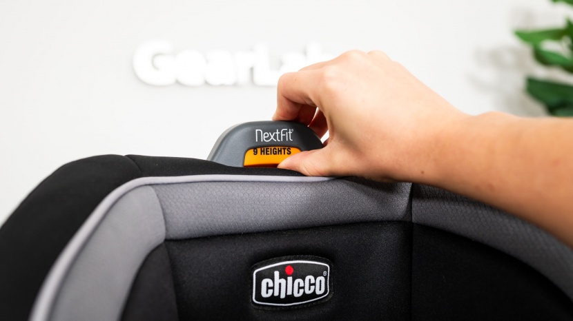 chicco nextfit zip - the harness height adjustment on the nextfit is a pinch mechanism...