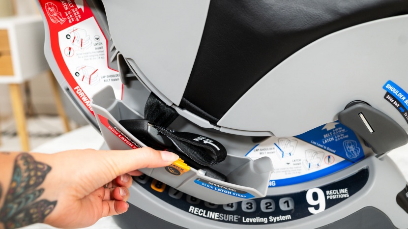 chicco nextfit zip - the latch connectors are stored in plastic pockets on either side of...