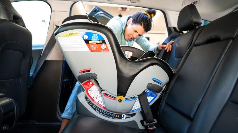 chicco nextfit zip - we struggled somewhat to get the vehicle belt tight enough to get a...