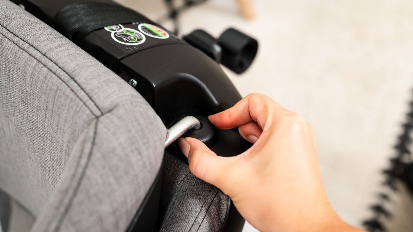 the headrest assembly on the fllo only moves the headrest, and it is...