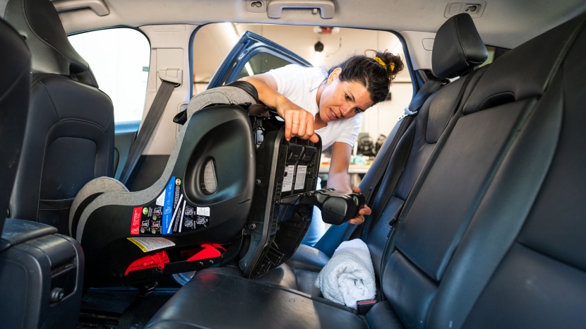 clek fllo - the level angle adjustment is just a flip-out foot on the bottom of...