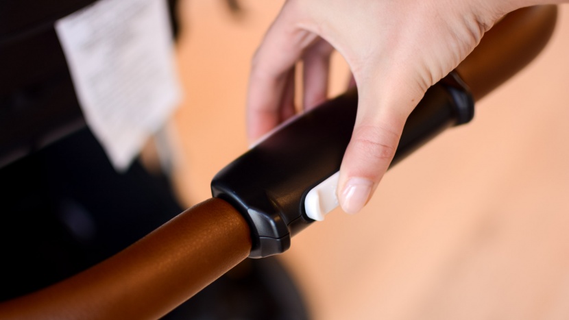 mockingbird double - the mockingbird stroller has a button on the handlebar to initiate...