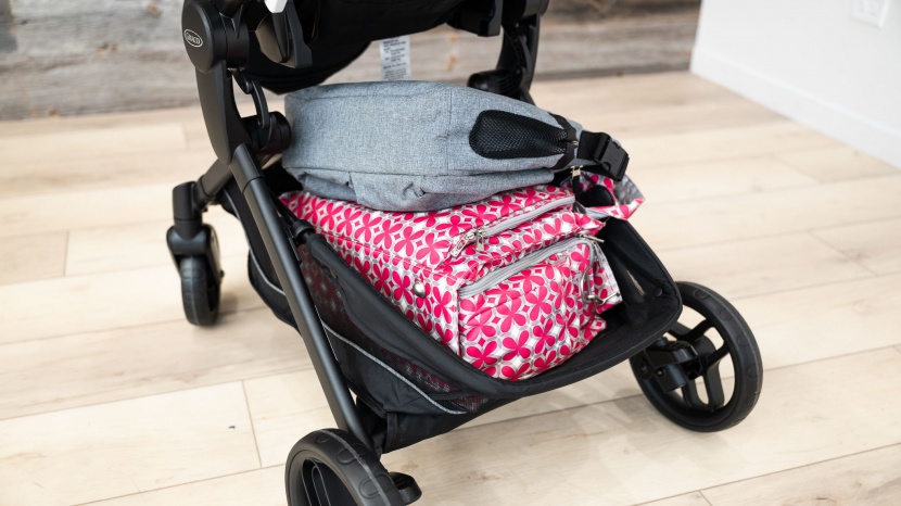 graco modes nest stroller - the modes has plenty of room for supplies, but with no maximum...