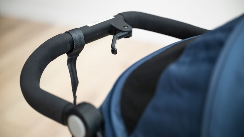 uppababy ridge - the adjustable handlebar on the ridge makes it easy to position the...