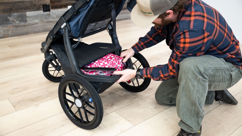 the ridge storage bin can hold up to 20 lbs, which is a high limit...