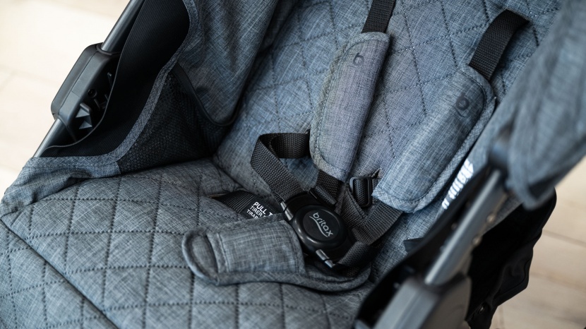 britax b-free - the b-free harness is a basic option with rethread height adjustment...