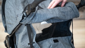 With the B-Free seat reclined, you can open a mesh ventilation panel...