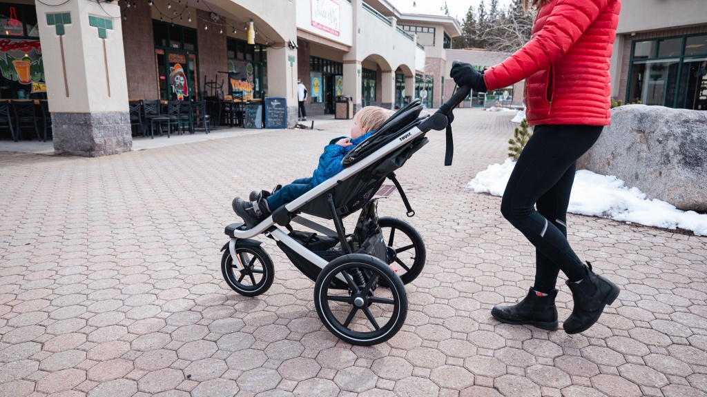 thule urban glide 2 - the urban glide jogging stroller is easy to use and push with enough...