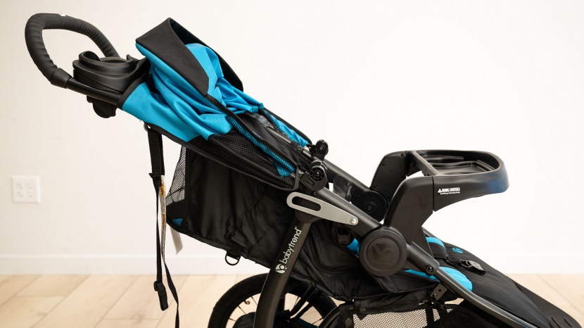 the race tec seat has an adequate recline and a padded leg rest.