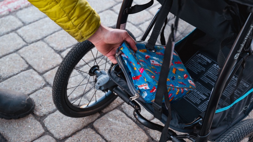 baby trend expedition race tec - the race tec has open access to the storage bin at the back, but the...