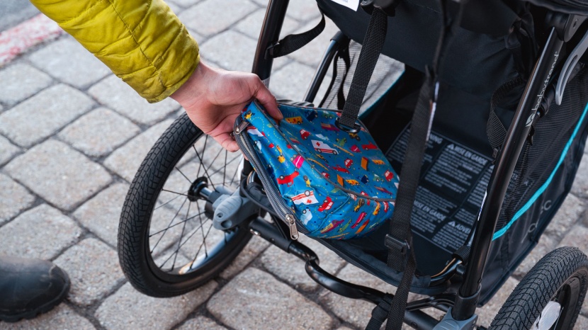 baby trend expedition race tec - the race tec basket has easy access, but the weight limit is 5 lbs...