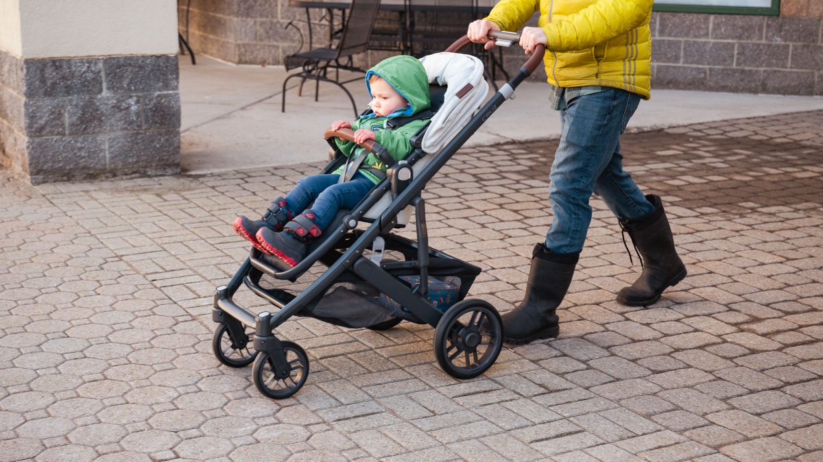 UPPAbaby Cruz v2 Review (The UPPAbaby Cruz v2 is a good example of a full-size stroller suitable for everyday activities.)