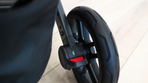The UPPAbaby Vista v2 has a color-changing window on the brake to...