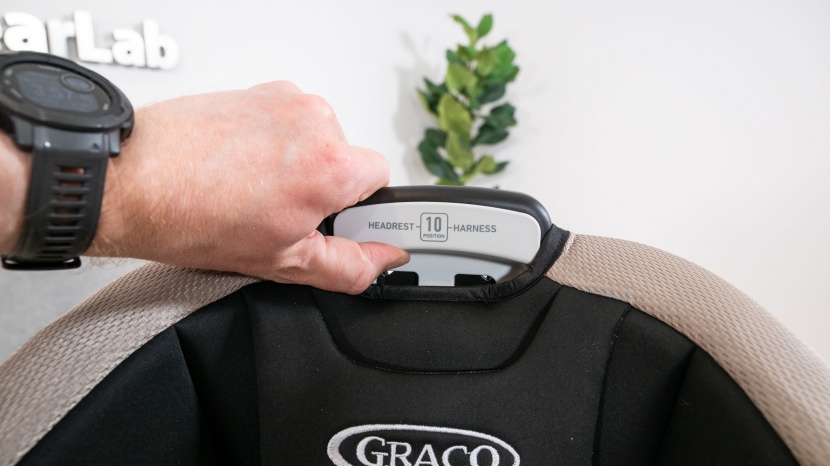 graco extend2fit 3 in 1 - the extend2fit has a non-rethread harness height adjustment with ten...