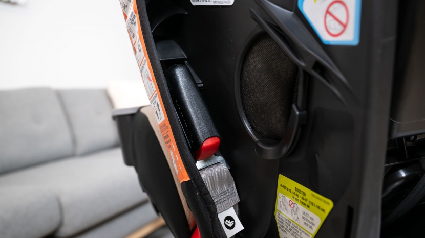 the latch connectors clip onto the sides of the extend2fit for...