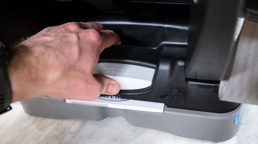 the extend2fit has a recline handle on the back of the base for use...