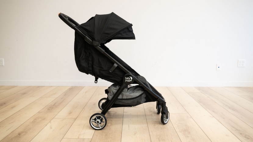baby jogger city tour 2 single - the city tour 2 has a padded sling-style seat and padded leg rest...