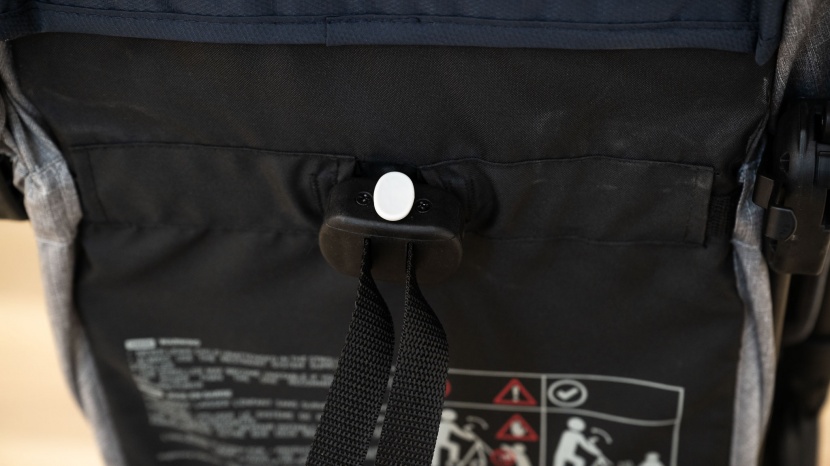 inglesina quid - the quid has a basic recline toggle that is easy to use but hardly...