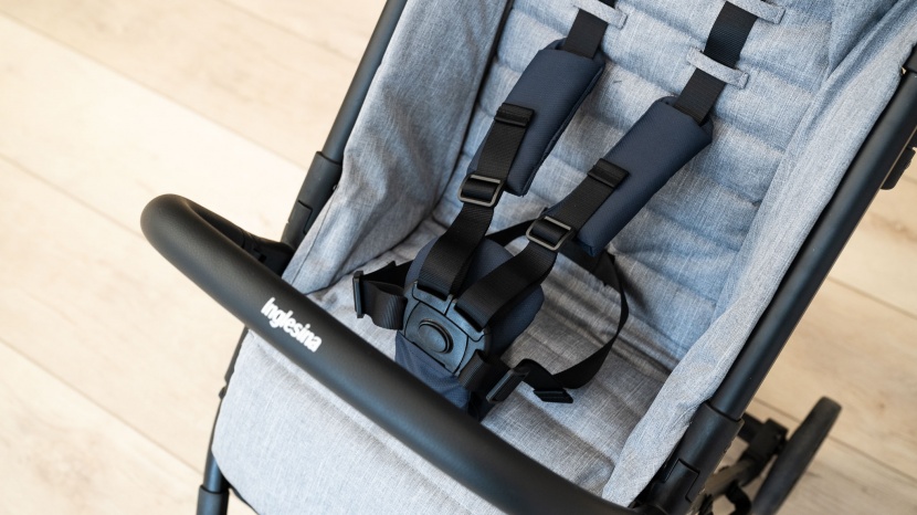 inglesina quid - the quid has a basic 5-point harness and buckle combination with...