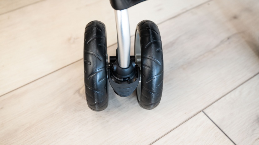 summer infant 3d lite - the wheels on the summer infant are soft plastic with fake tread.