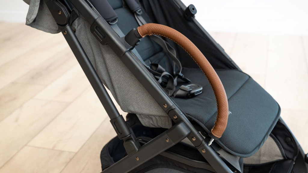 uppababy minu v2 - while the minu v2 has visible rivets, the frame has a nice matte...