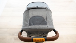 The Minu v2 has a highly functioning mesh peek-a-boo window.
