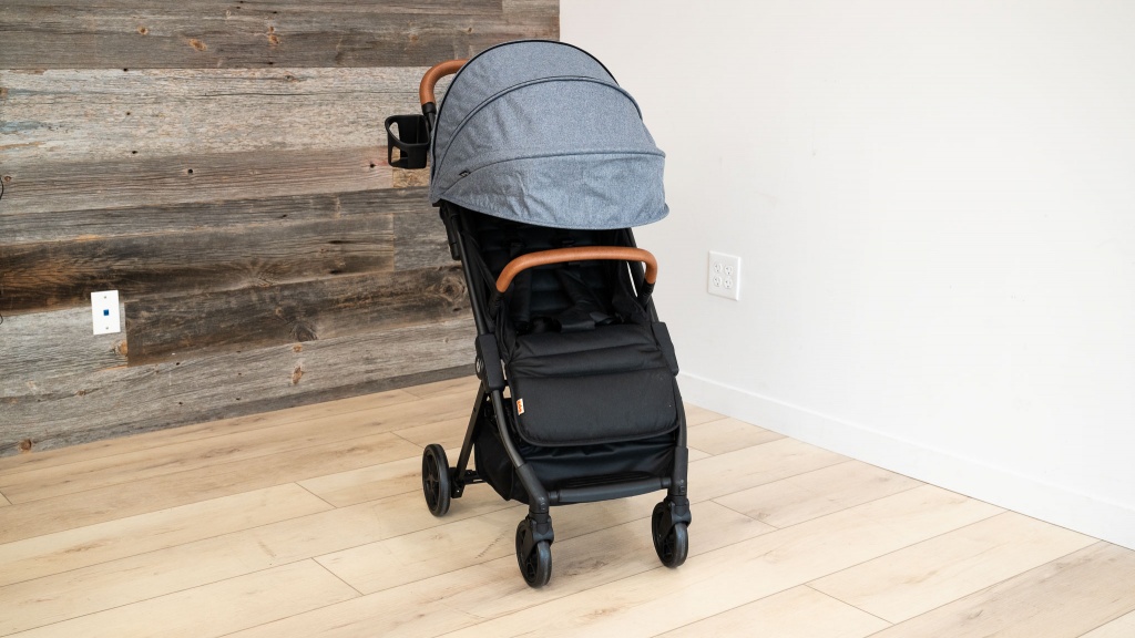 zoe traveler - the longer, padded leg rest on the zoe is a nice touch we didn't see...