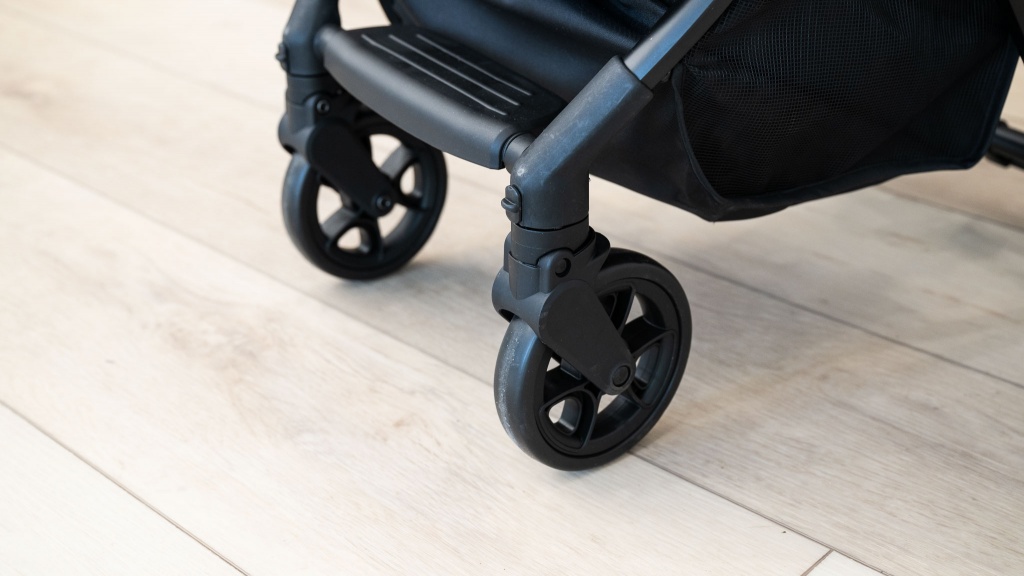 zoe traveler - the wheels on the zoe are smaller and softer than those of some...