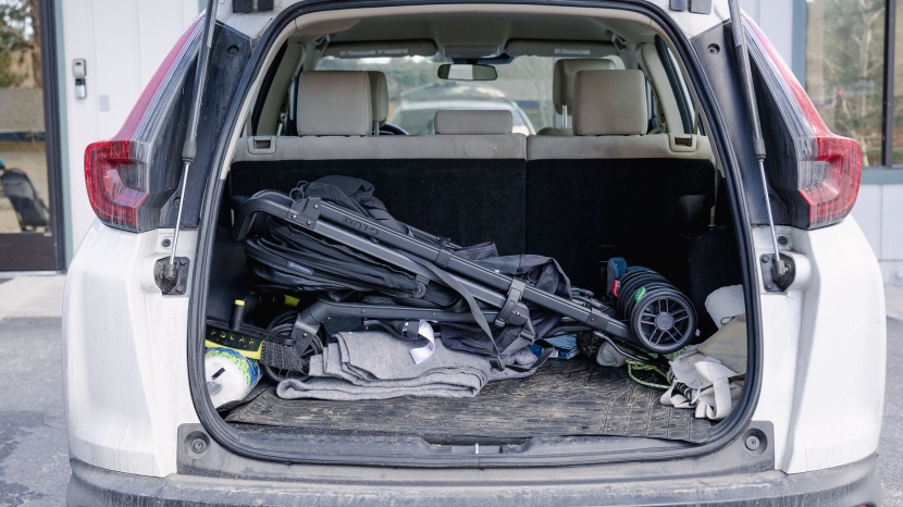 uppababy g-luxe - the g-luxe length could make it hard to fit in smaller spaces.