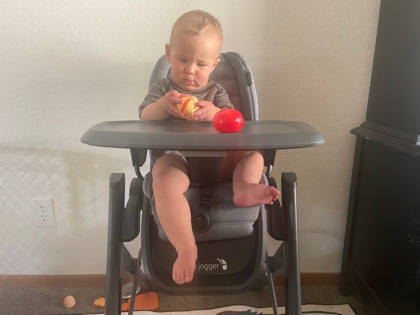 baby jogger city bistro has an adjustable footrest, making it...
