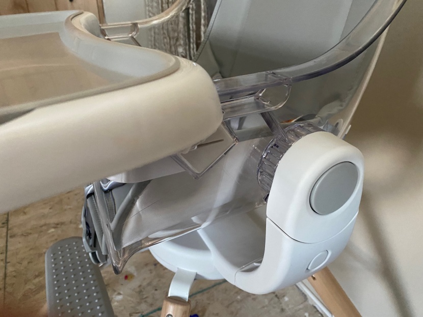 slots in the armrest of the munchkin 360 cloud that could...