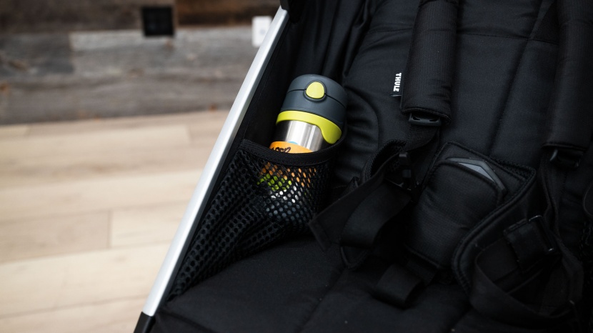 the glide 2 has seat pockets for the passenger that are big enough...