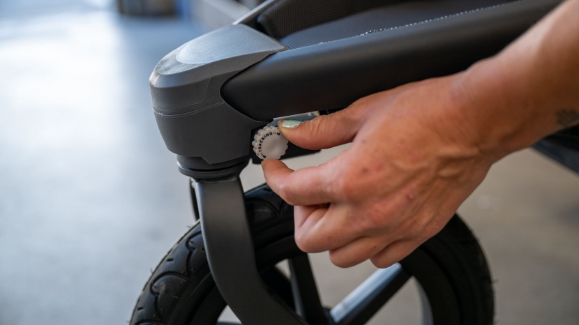 guava roam crossover - tracking adjustment on the guava is operated by a dial on the side...