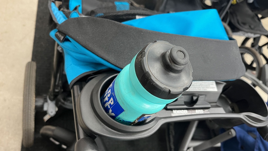 baby trend expedition race tec - the parent console on the race tec has two cup holders, but they...