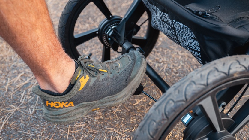 bob alterrain pro - the alterrain has a center-placed brake pedal that is easy to...