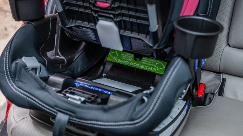 britax poplar s - the belt pathways on the poplar are color-coded and clearly labeled...