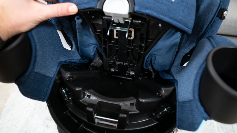 graco turn2me 3-in-1 - parts of the turn2me cover have a lot going on, but it turned out to...