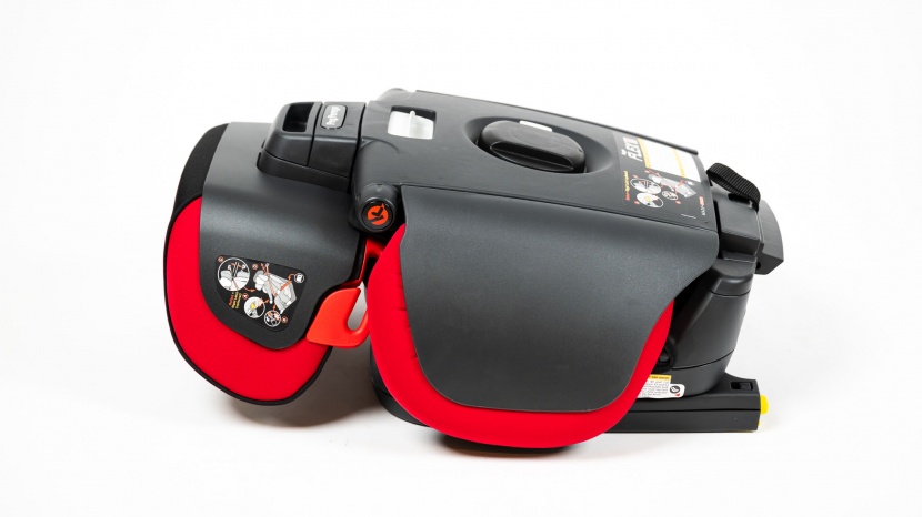 peg perego viaggio flex 120 - the peg folds in half, making it somewhat easier to carry than the...