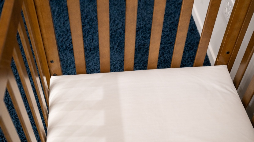 naturepedic organic cotton classic 150 seamless 2-stage - a snug fit is a good thing, but too snug can make sheet changes...